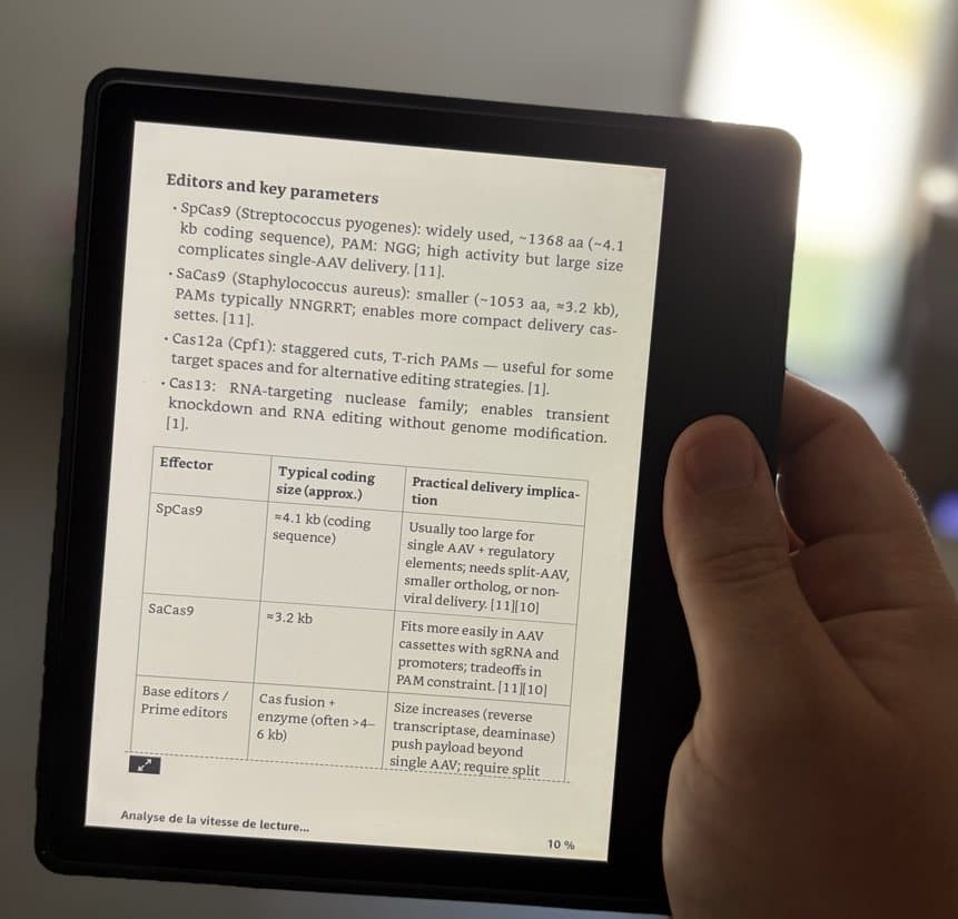 Kindle affichant un tableau à trois colonnes dans un dossier en anglais